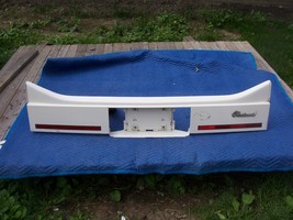 1985 FLEETWOOD DEVILLE FWD TRUNK TAIL FILLER VALANCE PANEL REAR HEADER O... - €241,15 EUR