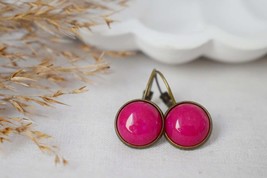 Pink jade earrings, Vintage dangle earrings, Hot pink, Round, 12mm, Gemstone han - $30.90
