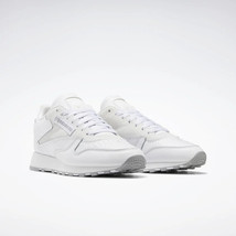 Reebok Men&#39;s White Classic leather sneakers GX6196 - £85.11 GBP