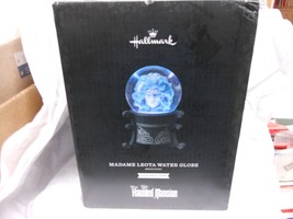 Hallmark &quot;The Haunted Mansion - Madame Leota Light Sound Water Globe&quot; NEW - $828.91 MXN