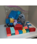 LEGO 1lb 12oz Random Pieces Lot - $209.47 MXN