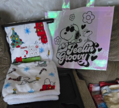 Brand New Snoopy Plush Throw Blanket &amp; Reusable Bag - Perfect Christmas ... - £25.66 GBP