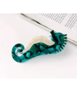 Seahorse acrylic hair claw - €11,84 EUR