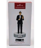 2023 Hallmark DUNDIE WINNER! The Office Magic Ornament Michael Scott New - $332.60 MXN