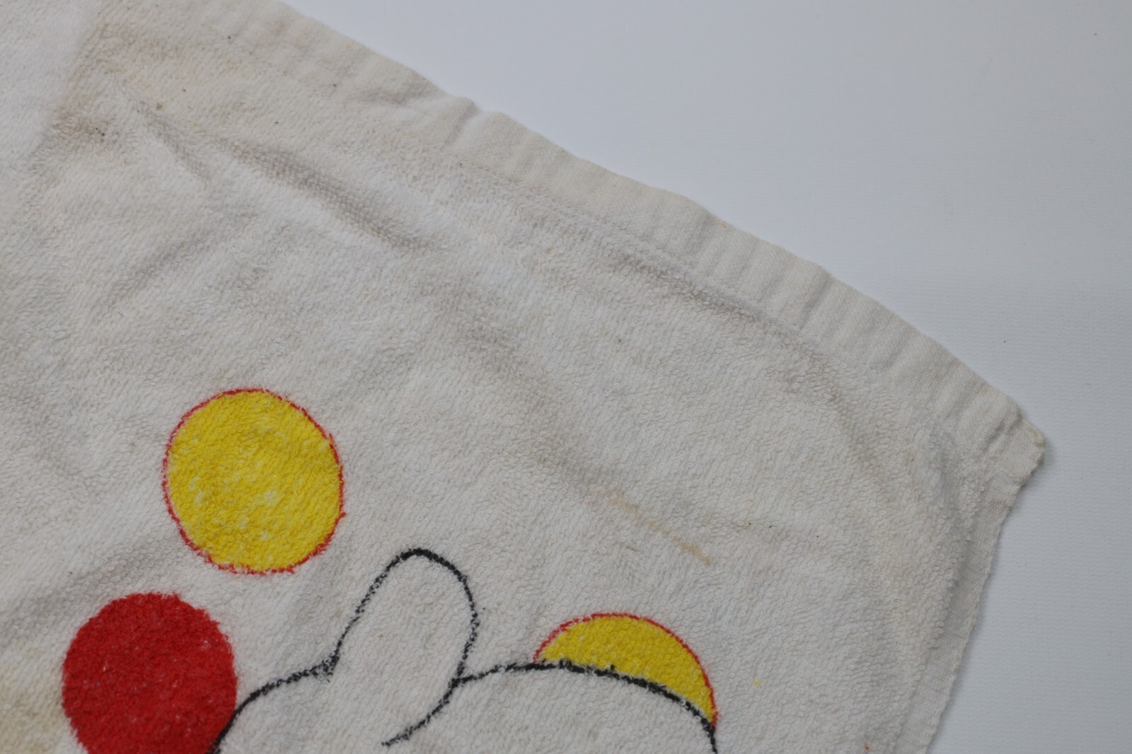 Vintage 80s Walt Disney Productions Distressed Minnie Mouse Beach Bath Towel Item image 10