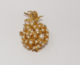Alice Caviness Gold Tone Faux Pearl Rhineshone Pineapple Pin Brooch - £19.74 GBP