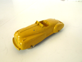 Vtg Tootsietoy Yellow Buick Roadster Convertible White Tires 1940&#39;s USA H3 - £14.63 GBP