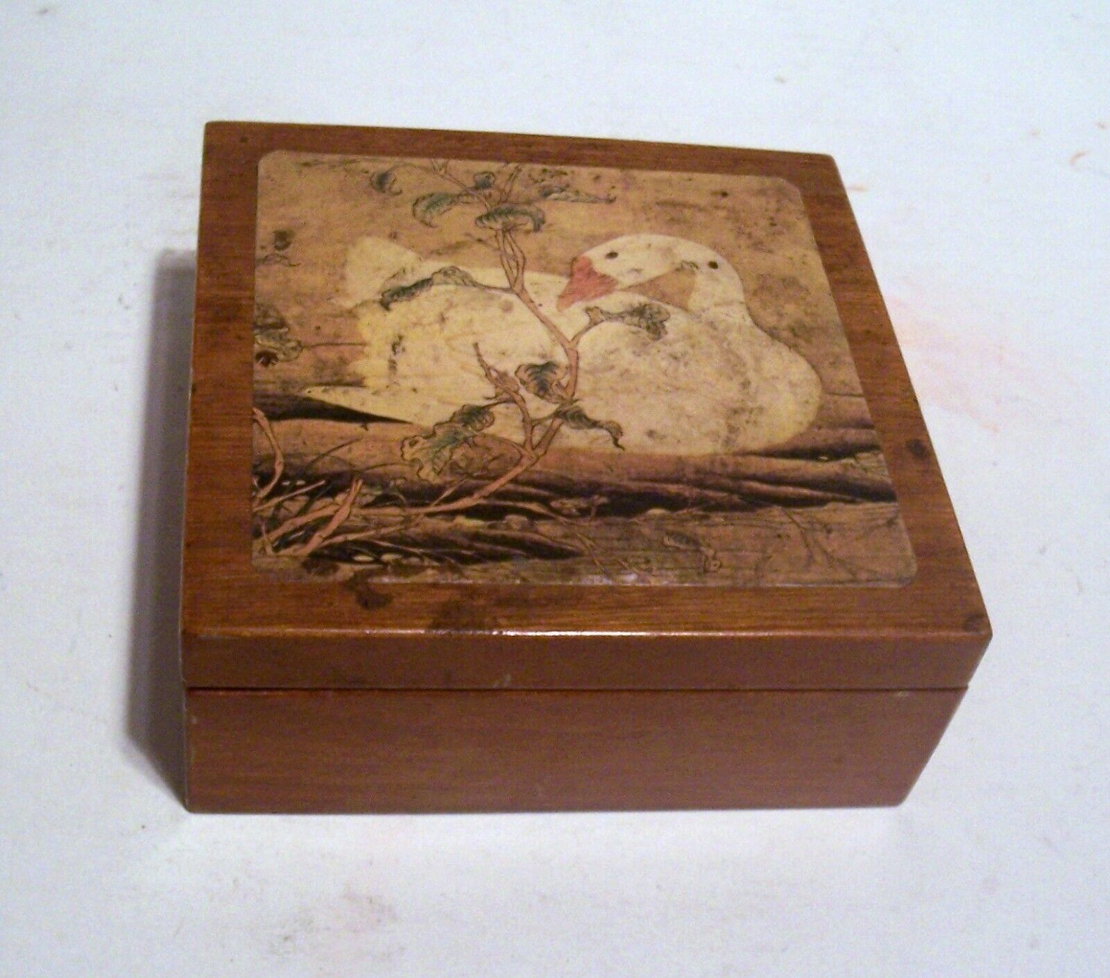 Vintage Wooden Coasters Set of 5 Swan Picture Design with Wooden Storage Chest - $19.77