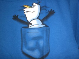 Tee Fury Frozen Youth Medium &quot;Pocket Warmer&quot; Olaf Tribute Shirt Blue - £10.22 GBP