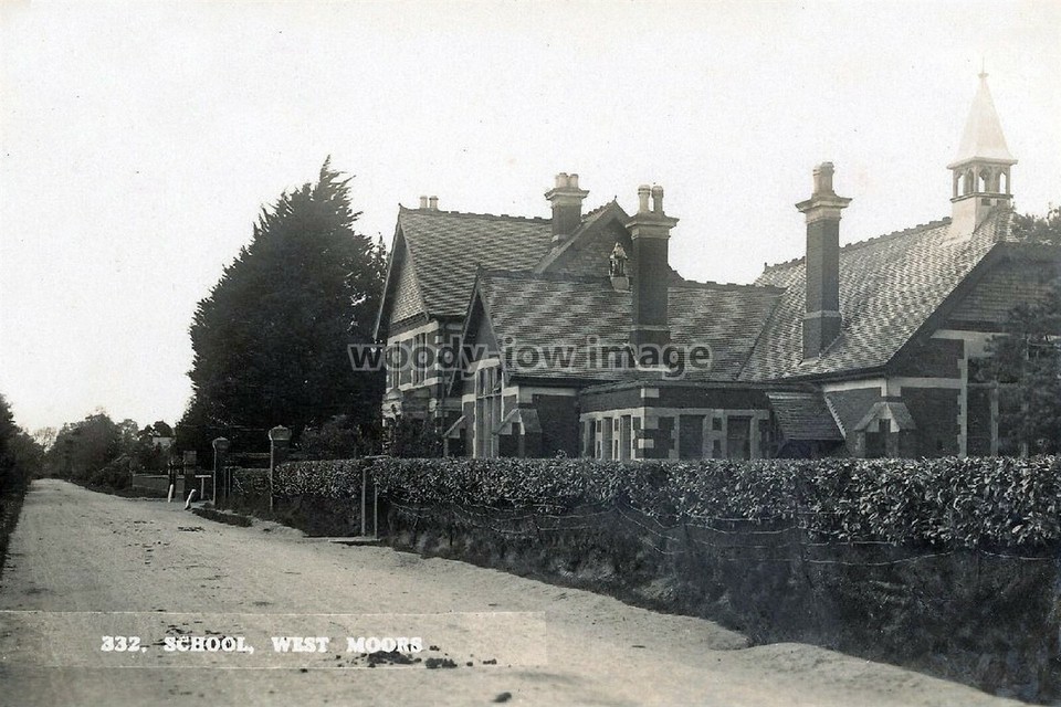 rs2125 - Early view of St.Marys CE School ( West Moors) Dorset - photo 6x4 - $2.68
