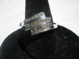 10kt white gold .25 tcw or 1/4 ct DIAMOND RING size 7 NEW retail $800.00 - $255.00