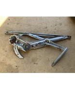 92-95 Honda Civic OEM Passenger Side Righ Manual Non Powered window regu... - $2,316.42 MXN