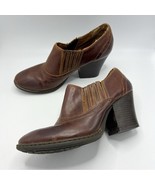 B.O.C. by Born Distressed leather Block Heel Ankle Boots Size 8 in Brown - $458.01 MXN