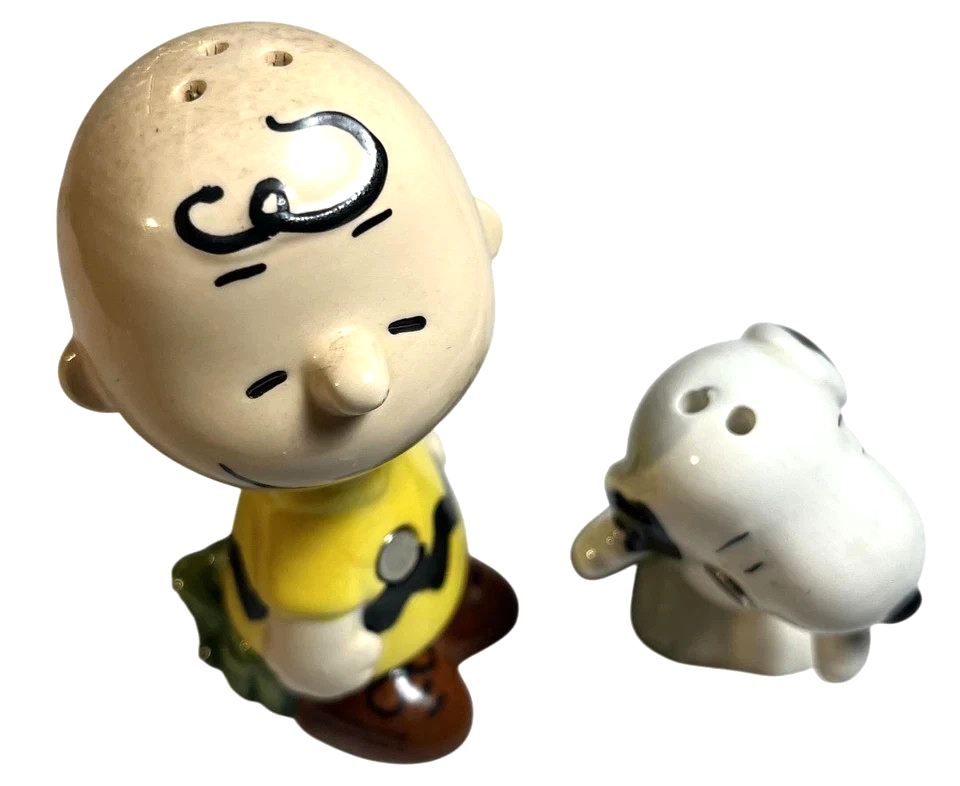 Peanuts Charlie Brown and Snoopy Figurine Salt and Pepper Shaker W/Magnets Item image 2