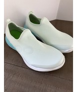 Oofos  OOMG SPORT LOW AQUA FADEMint Green Slip-On Sneakers size 9 - $837.17 MXN