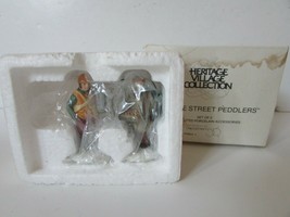 DEPT 56 58041 VILLAGE STREET PEDDLERS 2 HERITAGE VILLAGE ACCESSORY FIGUR... - $8.98