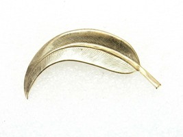 Vintage Costume Jewelry, Gold Tone Feather Brooch/Pin PIN88 - £6.11 GBP