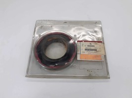 Meritor 2590713C1 Navistar Axle Shaft Seal  - $50.75