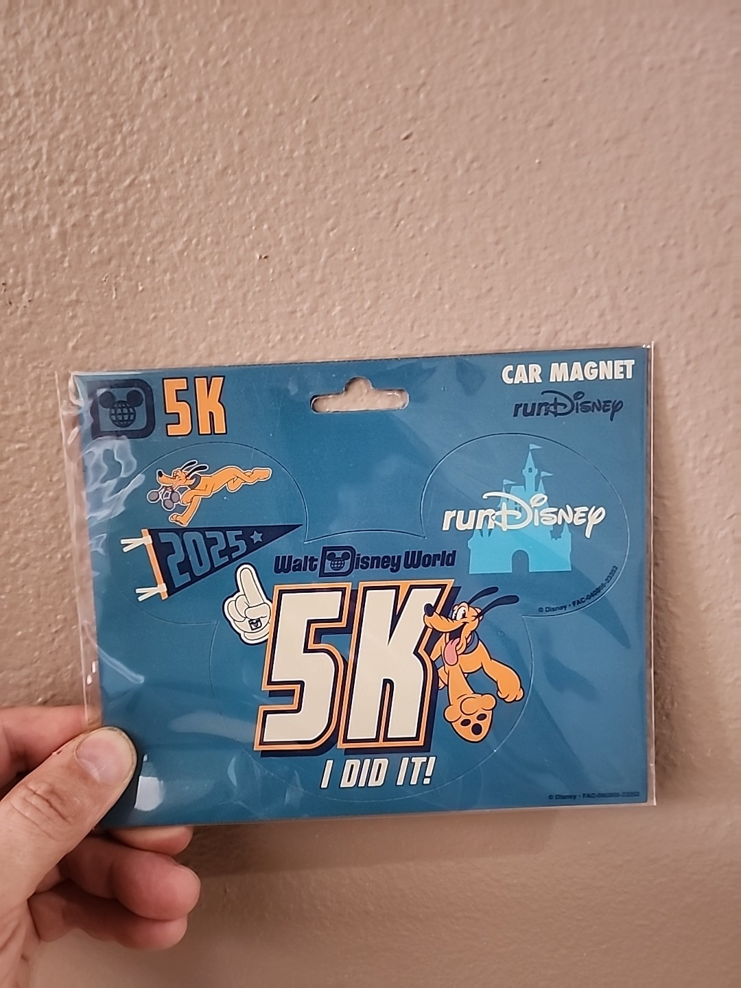 Disney World RunDisney Marathon Weekend Mickey Minnie Pluto 5k Magnet 2025 - $22.00