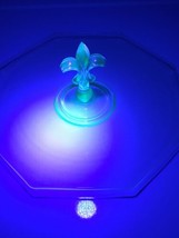 VTG Green Uranium Depression Glass Fleur De Lis Handle Glow in Dark Serving Tray - £31.11 GBP