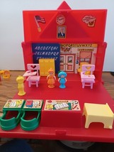 1986 My Little Red School House Portable Activity Set w/Desks Students Teacher - £25.40 GBP