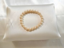 Charter Club 7&quot; Peach Simulated Pearl Stretch Bracelet Y501 - £6.54 GBP