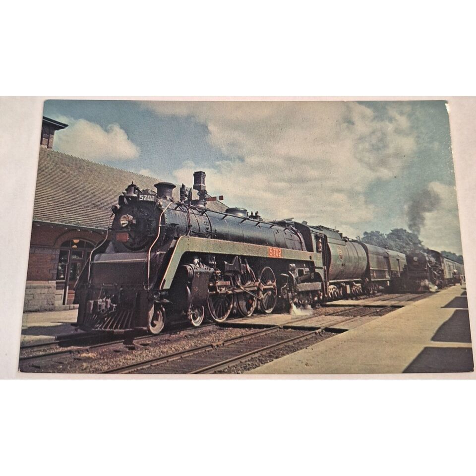 Postcard Canadian National 5702 Train Station Locomotive Chrome Unposted - $4.84
