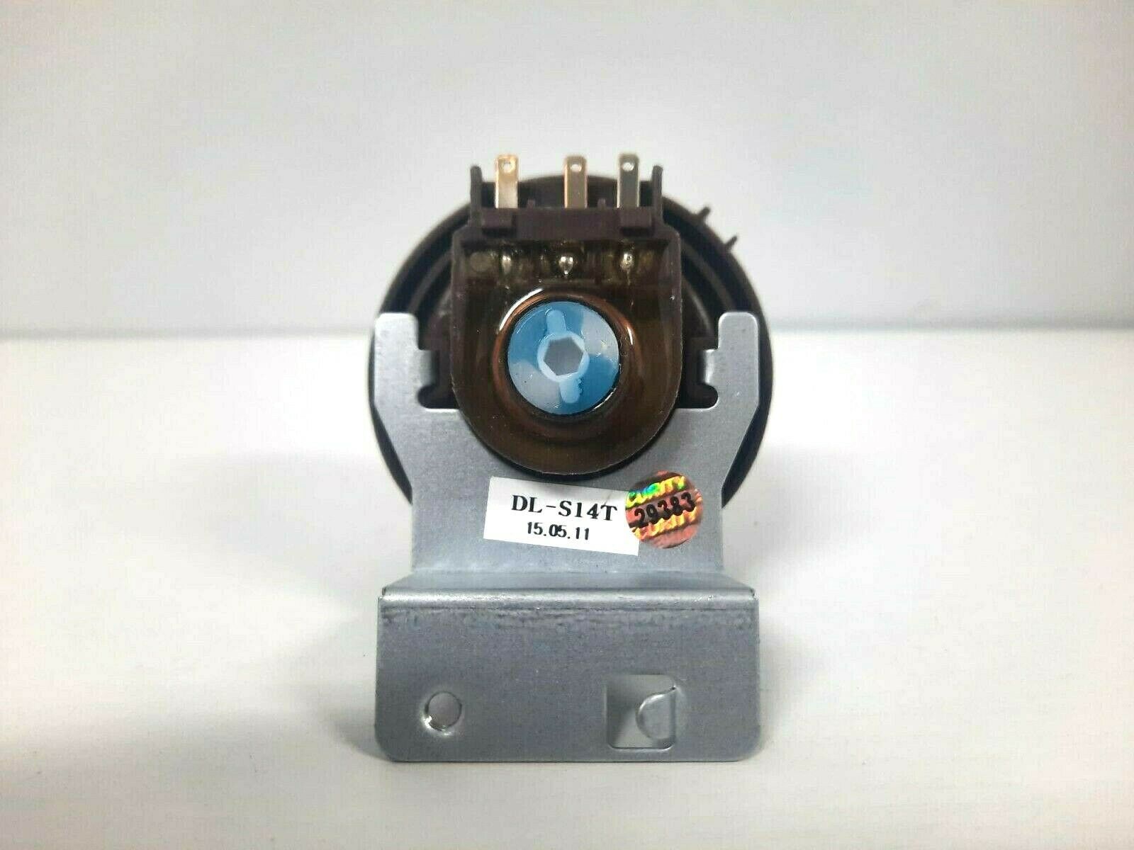 Primary image for Genuine OEM Samsung Pressure Switch DC97-03716C
