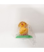 RARE HALLMARK MERRY MINIATURE 1974 YELLOW EASTER CHICK W/EGG SHELL ON HI... - €114,71 EUR