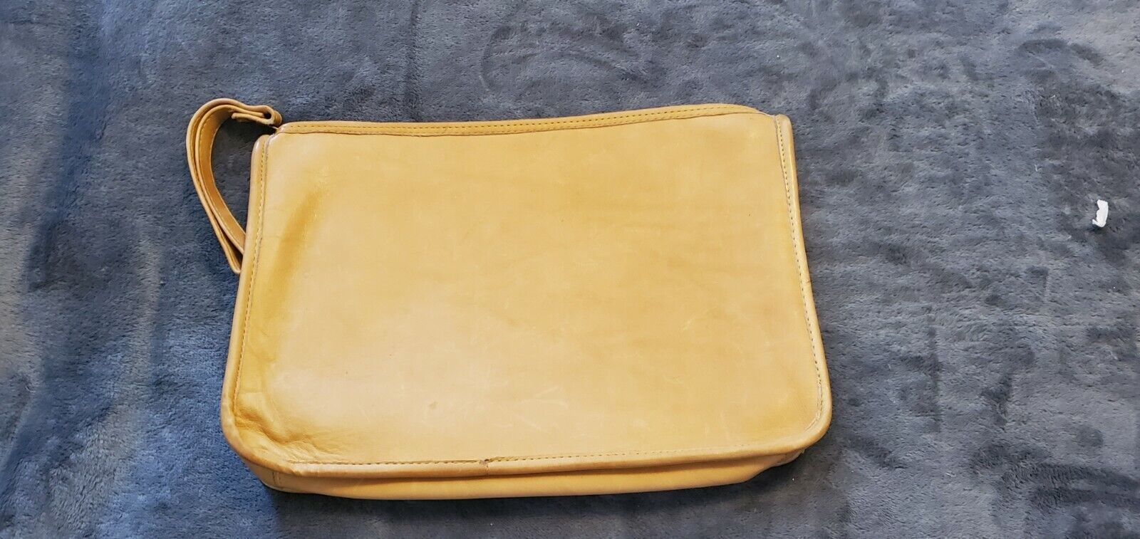 WOMEN&#39;S VINTAGE CAMEL LEATHER CLUTCH HANDBAG - $7.00
