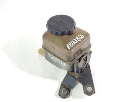 Power Steering Reservoir OEM 2000 Toyota Land Cruiser - $497.14 MXN