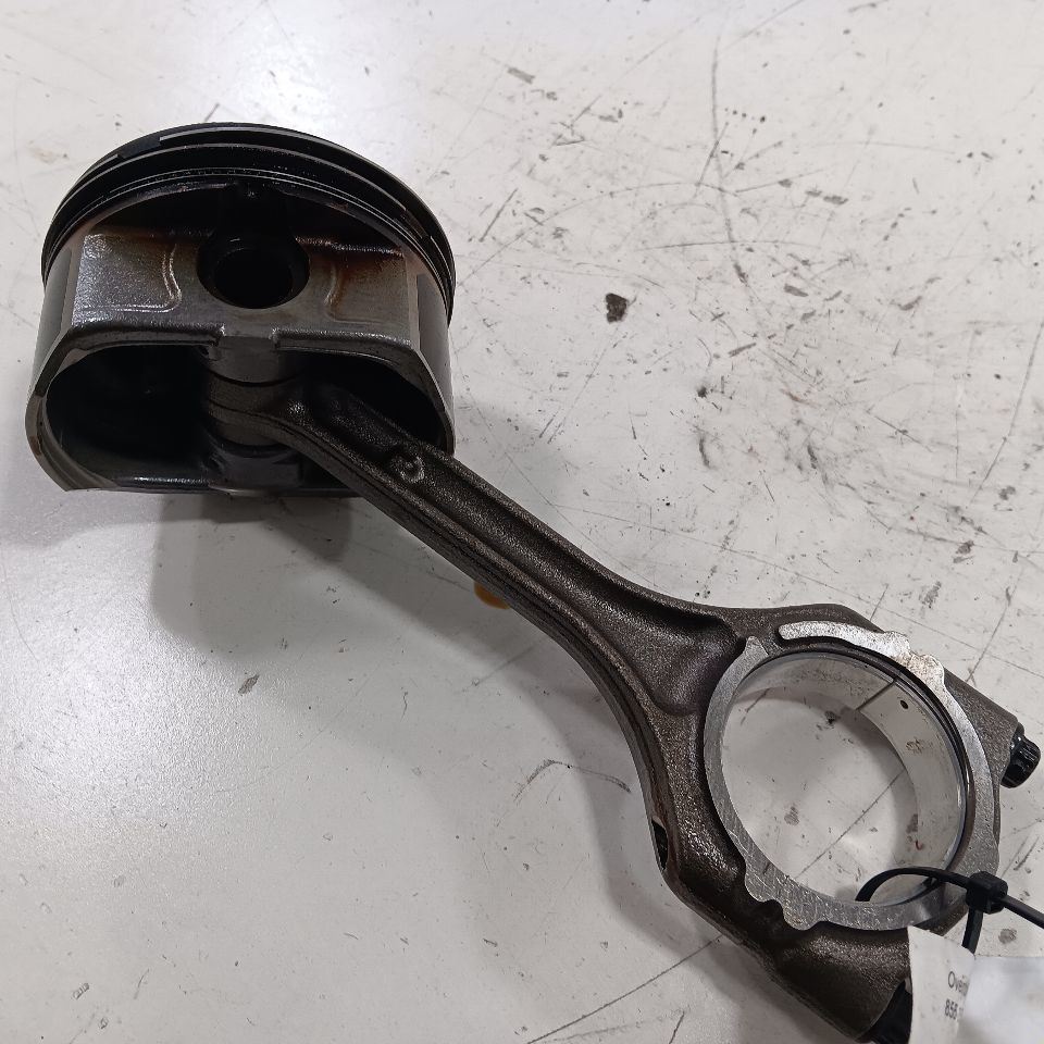 Outlander Sport 2.0 Single Piston With Connecting Rod  2022 Item image 2