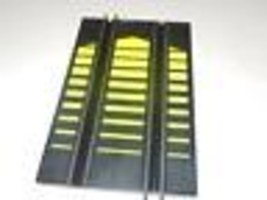 ARTIN 1/43RD SLOT CAR ACCESSORY-- 7&quot; STRAIGHT  W/YELLOW LINES- GOOD- W44D - £3.53 GBP