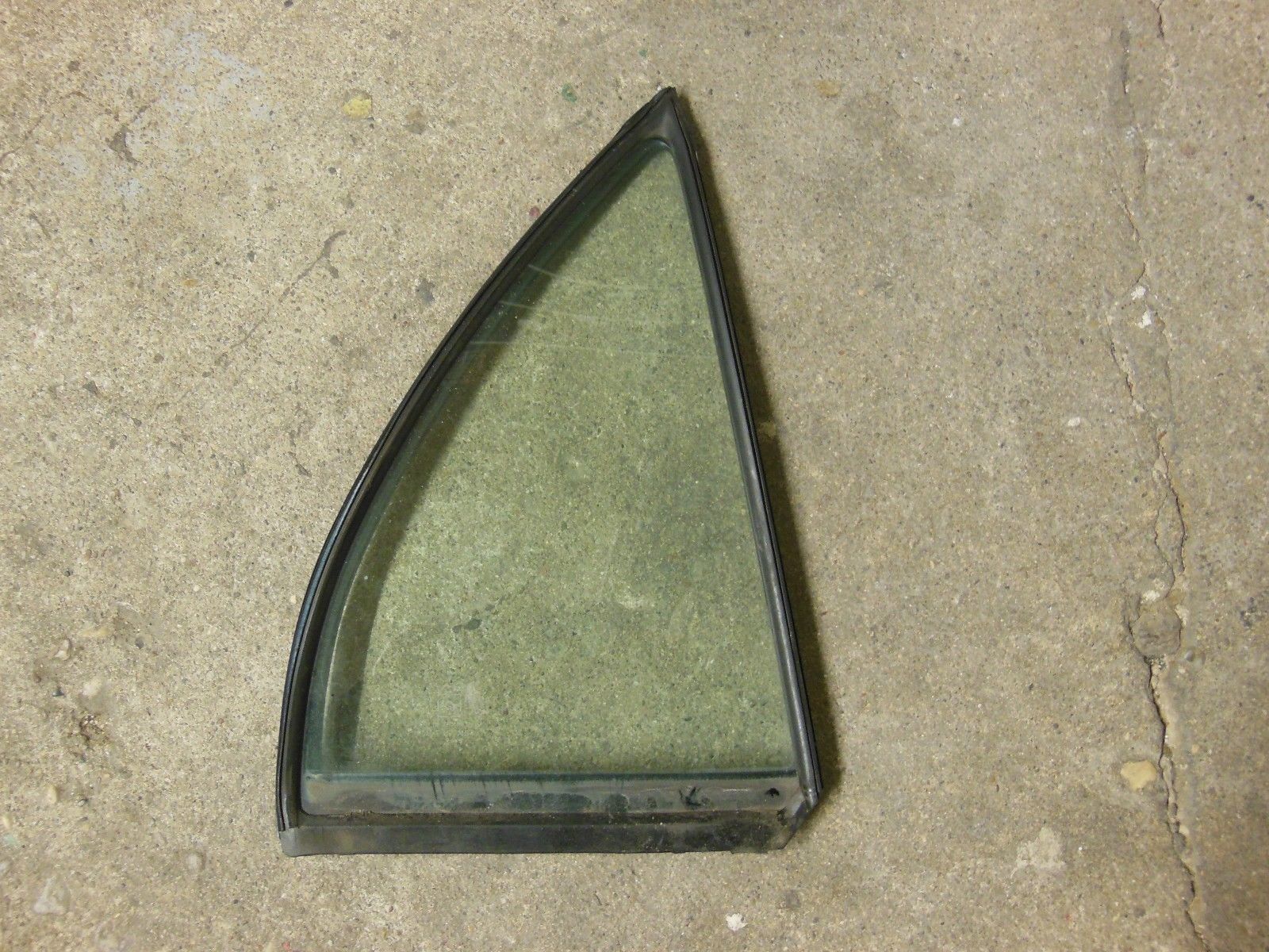 Primary image for 1998-2002 TOYOTA COROLLA REAR DOOR CORNER VENT GLASS WINDOW FITS PASSENGER SIDE