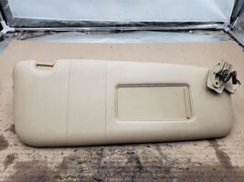 Passenger Sun Visor Illuminated Vinyl Fits 06-09 BMW 550i 361068 - $334.65 MXN