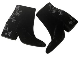 Kenneth Cole Renna Size 10 Black Floral Velvet Side Zip Booties Chunky Heel y2k - £21.38 GBP