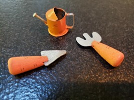 MINIATURE DOLLHOUSE Carrot WATER CAN + Gardening Tools - $1.93