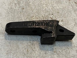 John Deere Bucket Tooth Adapter T221X230 - €59,19 EUR