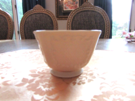Lenox Bone China Canterbury Square Nut Bowl Solid Embossed pattern 2-7/8&quot;H - $73.20 MXN