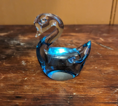 Vintage Light Blue Art Glass Small Swan Animal Figurine Paperweight 3&quot; Tall - £11.34 GBP