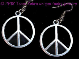 Funky Retro Peace Sign EARRINGS-Flower Child Charm Hippy Novelty Jewelry-SILVER - £5.46 GBP