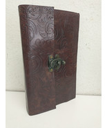 Embossed Blank Leather Journal with Brass Latch Unlined Natural Paper - €12,69 EUR