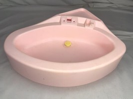 Vintage Mattel 1979 Barbie Corner Tub Spa Bathtub Dreamhouse Furniture Pink - $11.88