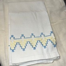 Vintage textured and embroidered tea towel - £11.55 GBP