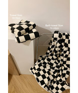 Black Fuzzy Checkerboard Bath Towel Set - $191.78 MXN