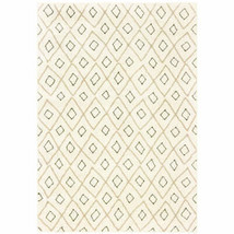 5&#39; X 7&#39; Sand Ash Grey And Ivory Geometric Power Loom Stain Resistant Area Rug - £308.80 GBP