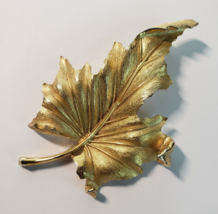 Vintage Crown Trifari Leaf Brooch Pin Goldtone 3.25&quot; - £55.53 GBP