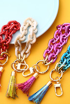 Festival Fuchsia Chain Design Tassel Key Ring - $102.92 MXN