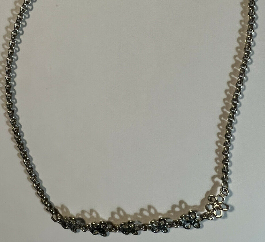Jewelry Necklace Union Bay Silver Tone Chain with 5 Clovers 14 Inches in Length - $5.90