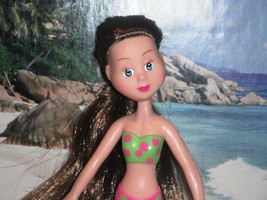 Our Generation Miniature Doll Bendable AG Minis Dollhouse Brown Hair Green Pink - £11.68 GBP